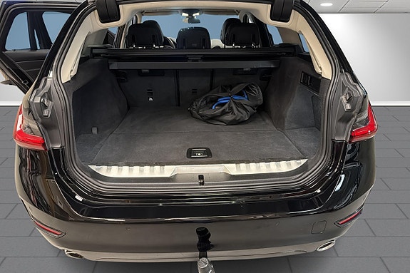 BMW 330e 14 of 21