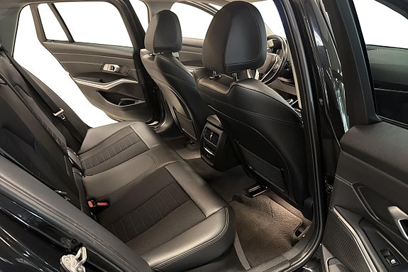 BMW 330e 13 of 21