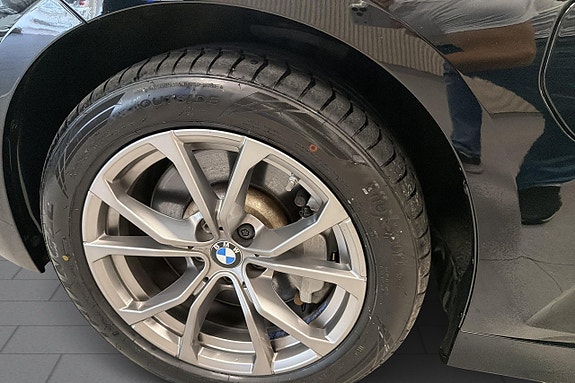 BMW 330e 9 of 21