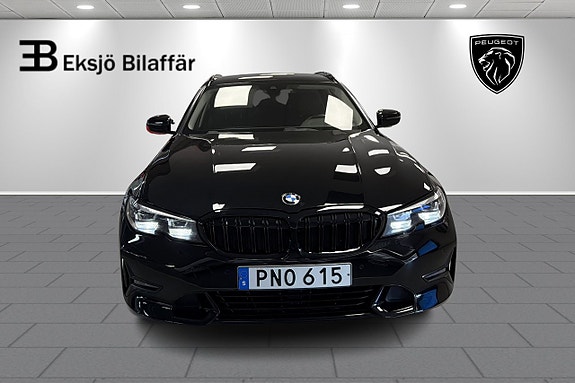 BMW 330e 2 of 21