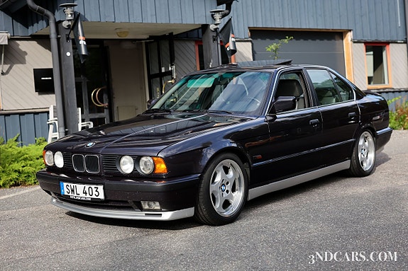 BMW M5 2 of 23