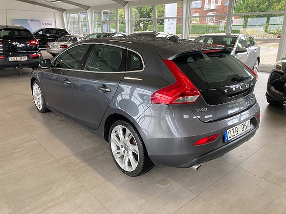 Volvo V40 4 of 10