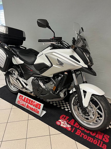 Honda NC 750 X 2 of 3