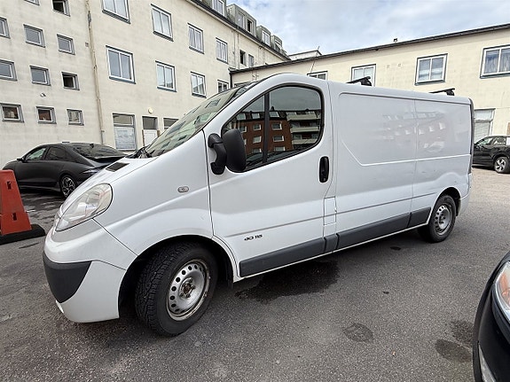 Nissan Primastar 2 of 9