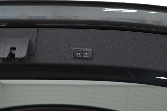 Audi e-tron 23 of 27