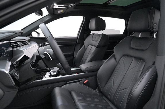 Audi e-tron 9 of 27