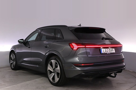 Audi e-tron 4 of 27
