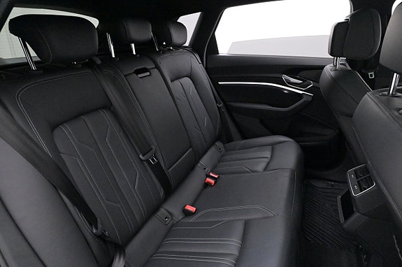 Audi e-tron 20 of 27