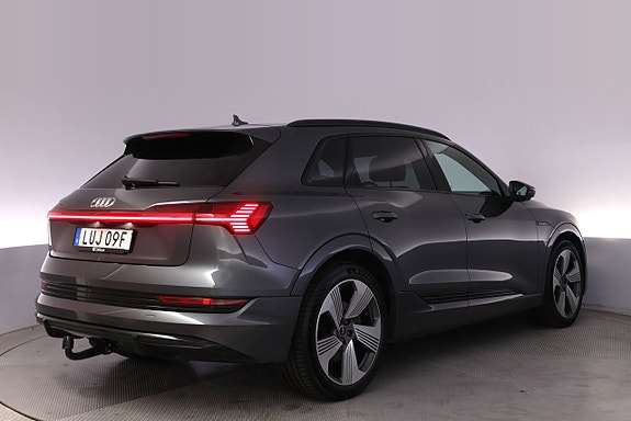 Audi e-tron 5 of 27