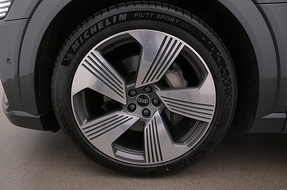 Audi e-tron 27 of 27