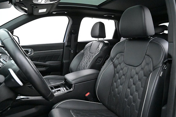 Kia Sorento 10 of 27