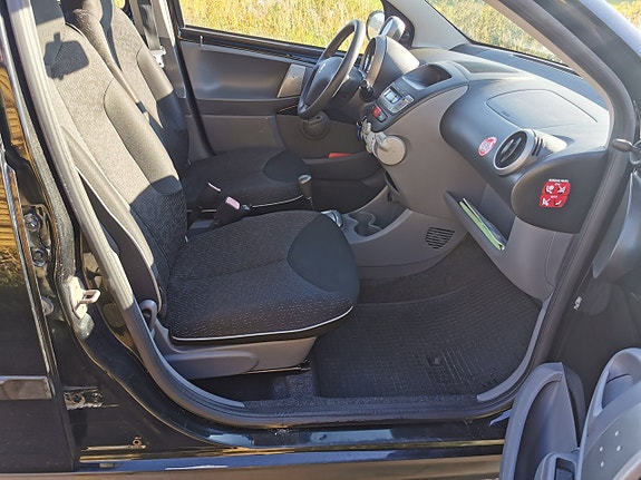 Peugeot 107 5 of 8
