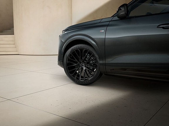 Audi Q9 5 of 11