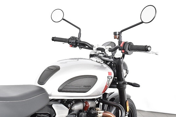Triumph Speed Twin 900 ABS Mycket fint skick 15 of 18