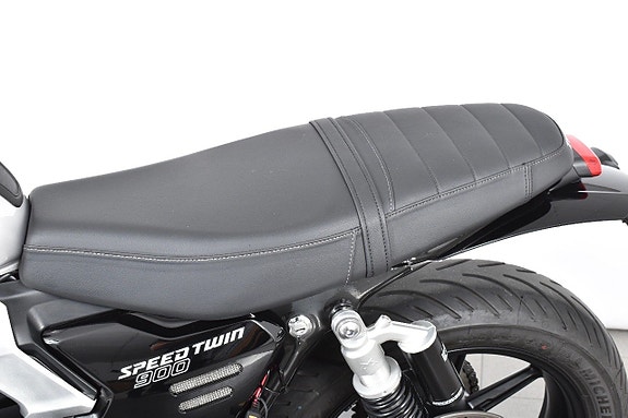 Triumph Speed Twin 900 ABS Mycket fint skick 9 of 18