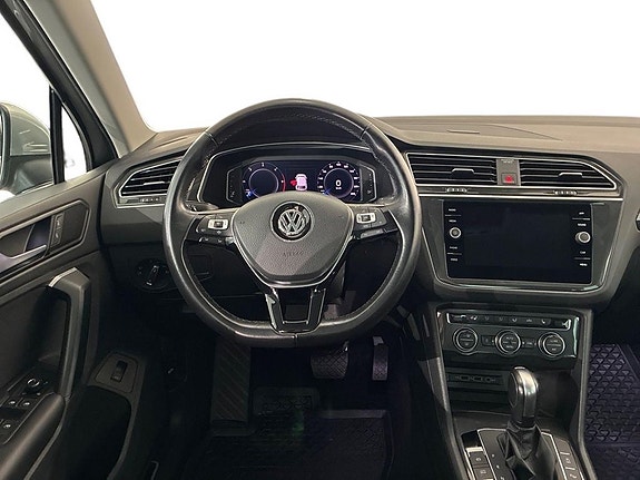 Volkswagen Tiguan 8 of 18