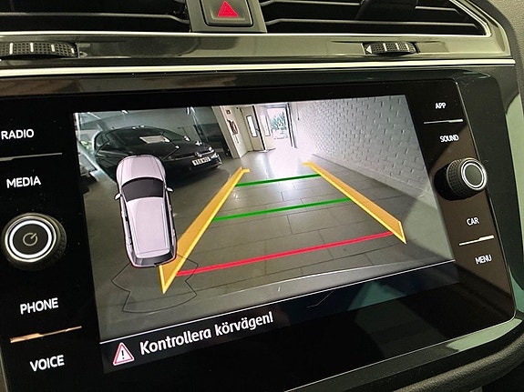 Volkswagen Tiguan 12 of 18