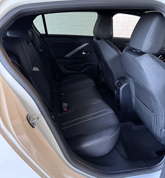 Opel Astra 10 of 14