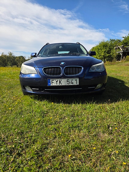 BMW 525Xi 3 of 7