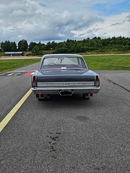 Plymouth Valiant 4 of 10