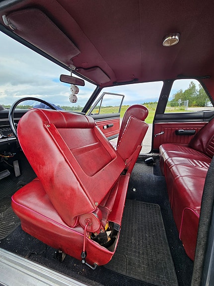 Plymouth Valiant 8 of 10