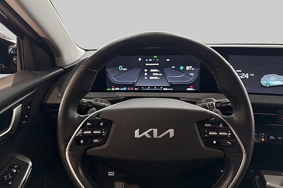 Kia EV6 10 of 21