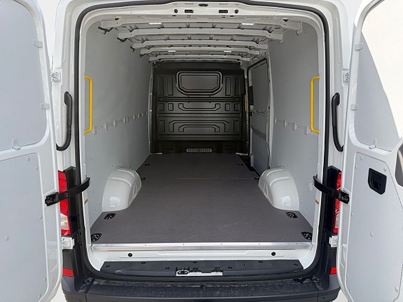 Volkswagen Crafter 22 of 22