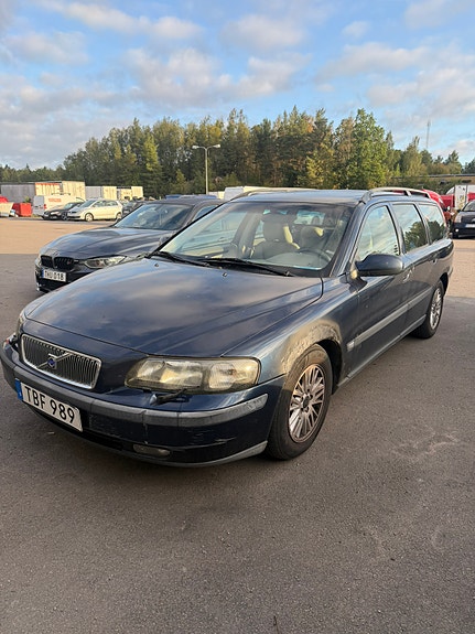 Volvo V70 4 of 6