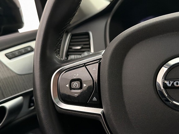 Volvo XC90 19 of 30