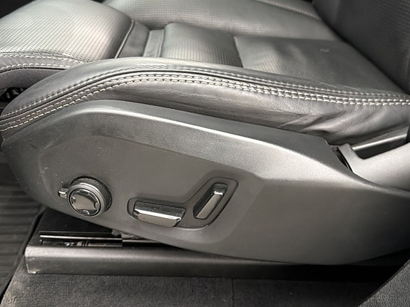 Volvo XC90 15 of 30