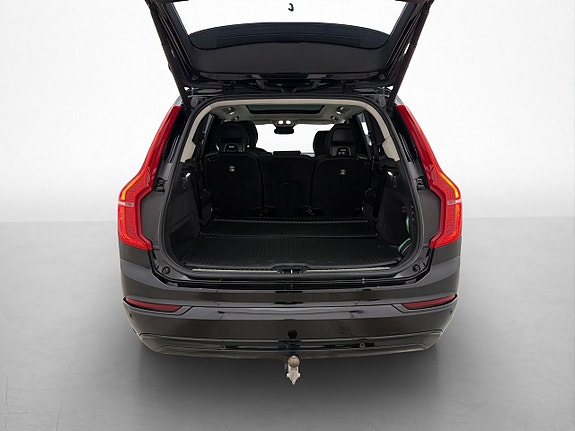 Volvo XC90 11 of 30