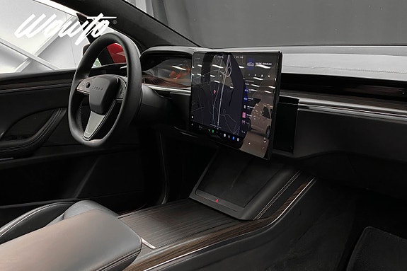 Tesla Model X 14 of 24