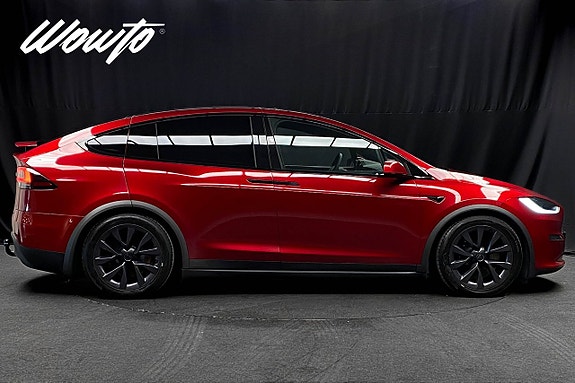Tesla Model X 3 of 24