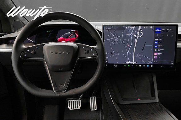 Tesla Model X 20 of 24