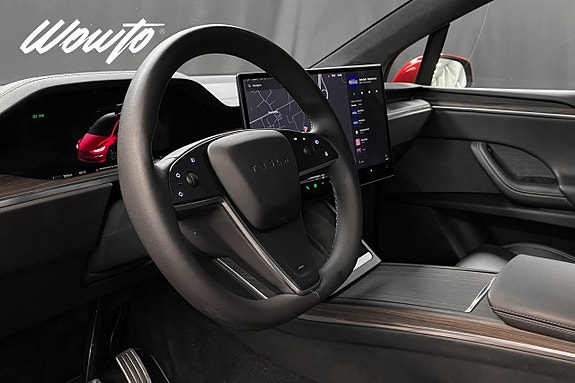 Tesla Model X 8 of 24