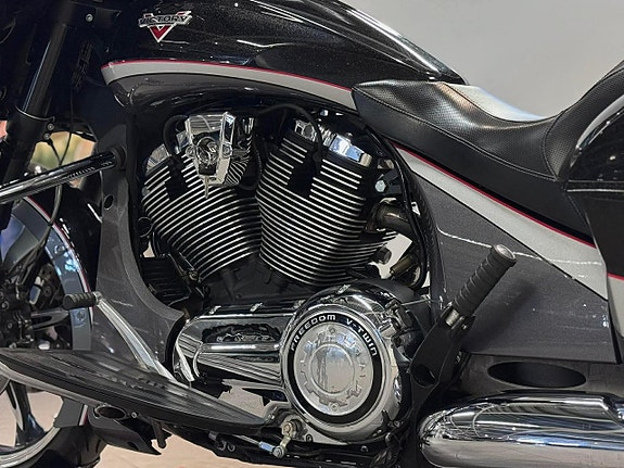 Victory Magnum Performance LED Fairings BT Farthållare 21" ABS 13 of 21