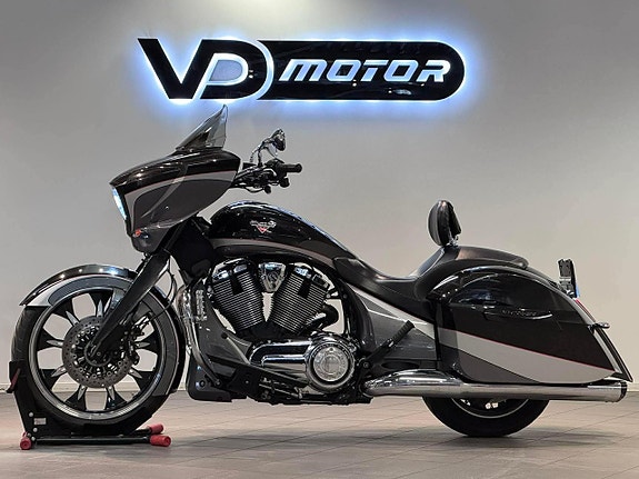 Victory Magnum Performance LED Fairings BT Farthållare 21" ABS 2 of 21