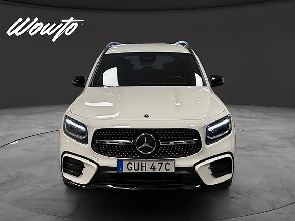 Mercedes-Benz GLB220 d 2 of 16