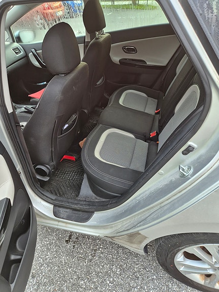 Kia Ceed 4 of 6