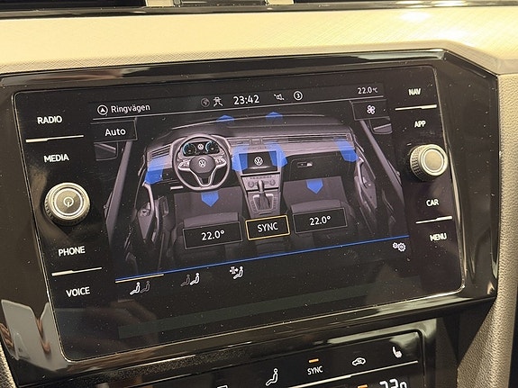 Volkswagen Passat 19 of 19