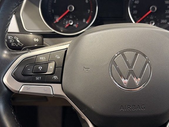 Volkswagen Passat 14 of 19