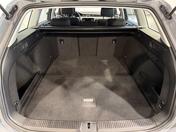 Volkswagen Passat 6 of 19