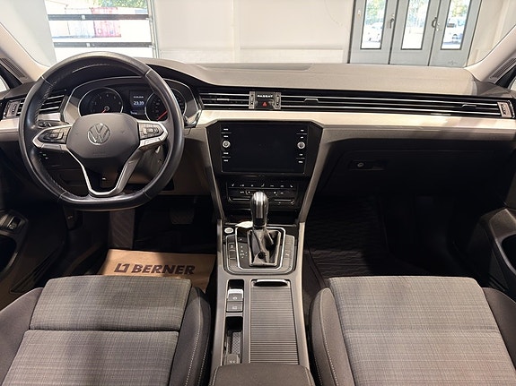 Volkswagen Passat 8 of 19