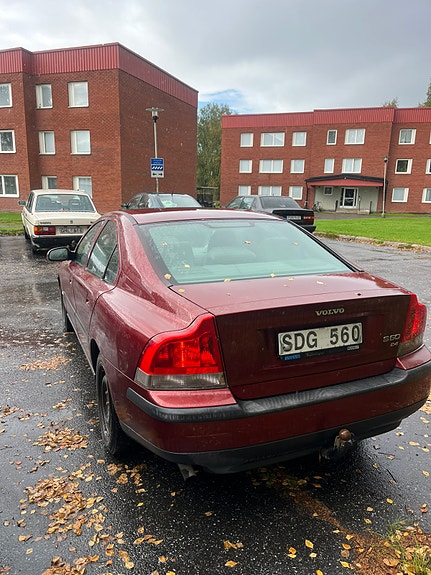 Volvo V70 4 of 6