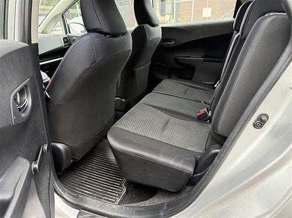 Toyota Verso-S 9 of 9