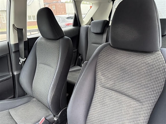 Toyota Verso-S 8 of 9