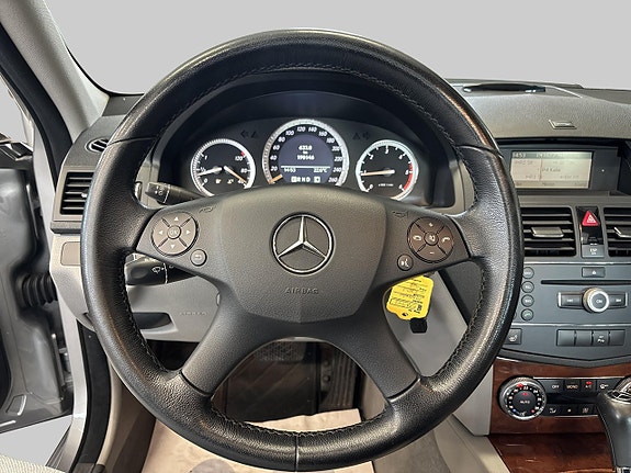 Mercedes-Benz C220 13 of 25