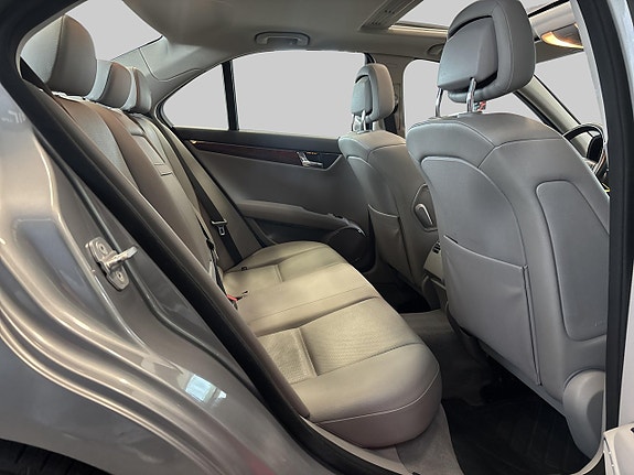 Mercedes-Benz C220 19 of 25