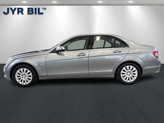 Mercedes-Benz C220 6 of 25