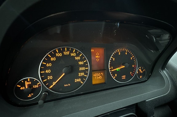 Mercedes-Benz A160 16 of 22